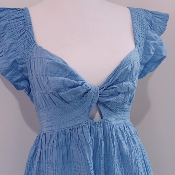 BLUE UNIVERSAL THREAD RUFFLE FLUTTER SLEEVE PUCKER SMOCK TWIST FRONT MIDI DRESS - Picture 8 of 11